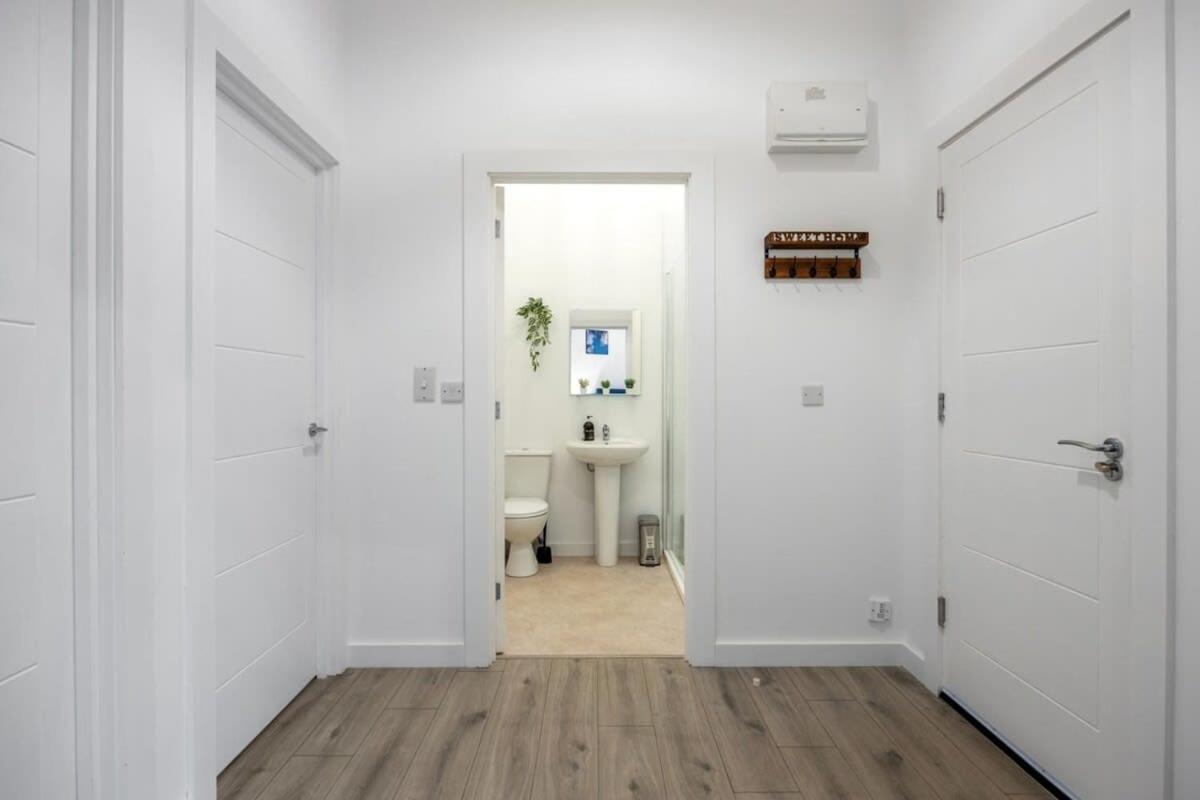 Contemporary 2 Bed Apartment -Belfast East Village Exterior photo